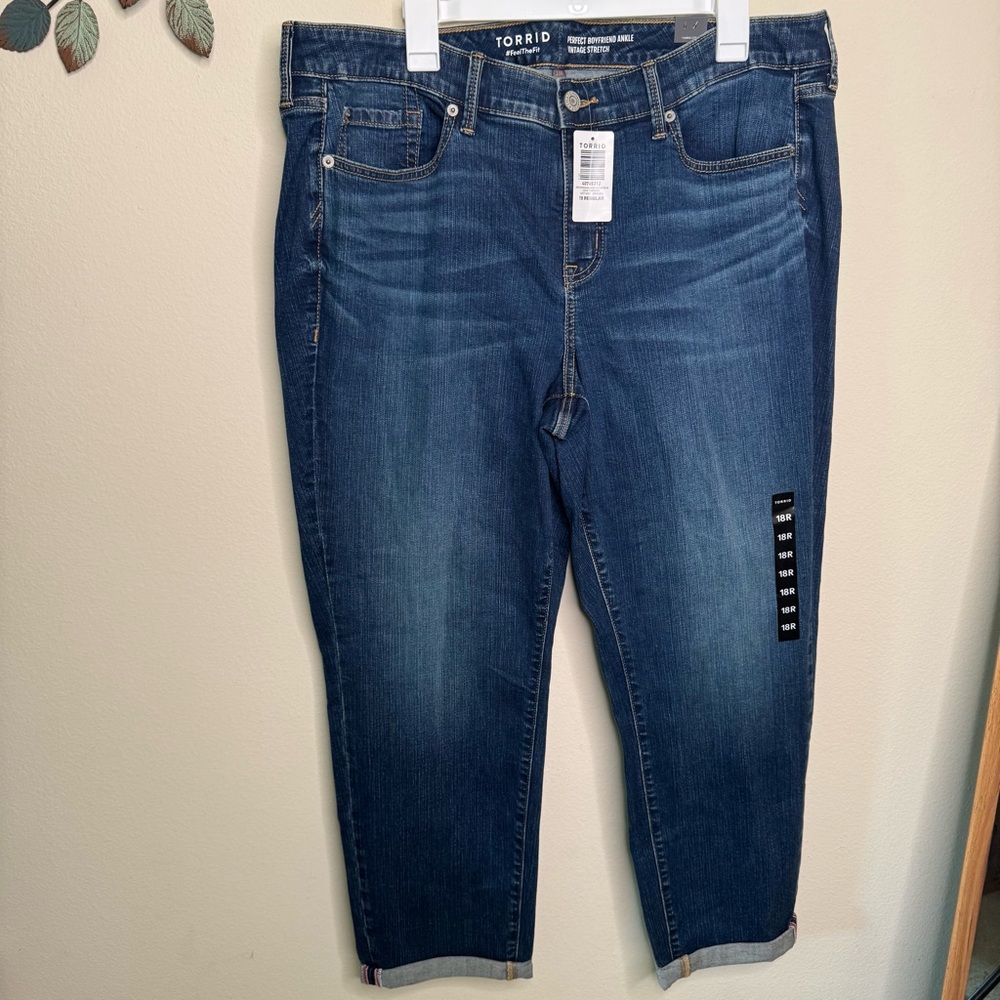 Torrid - Perfect Boyfriend Mid-Rise Jean - Size 18
